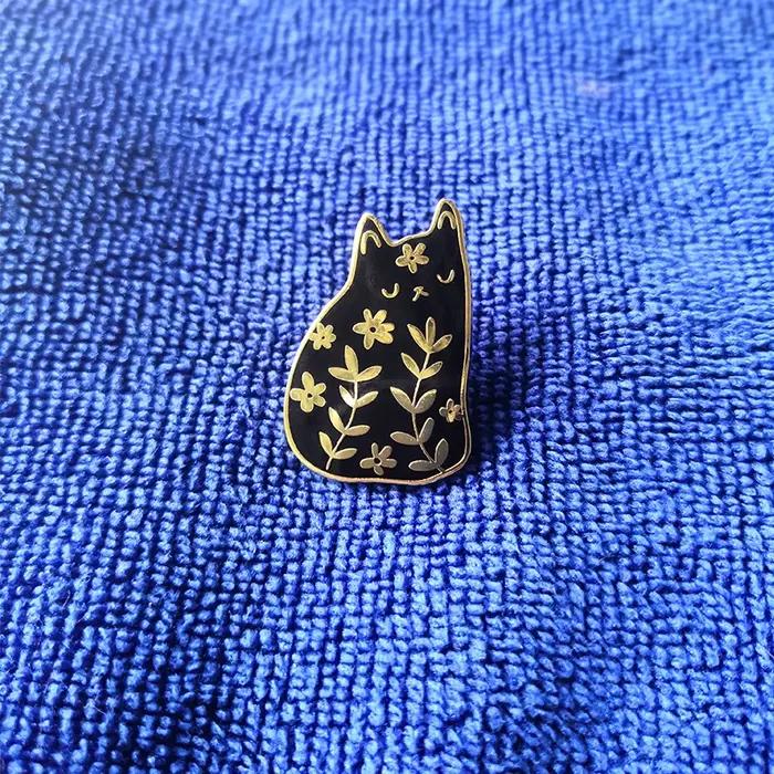 Broche en forme de chat mignon