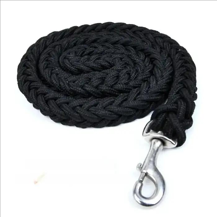 Peau de chien tissée confortable et résistante : un choix idéal pour un entraînement efficace et des promenades agréables. Alliant durabilité et confort
