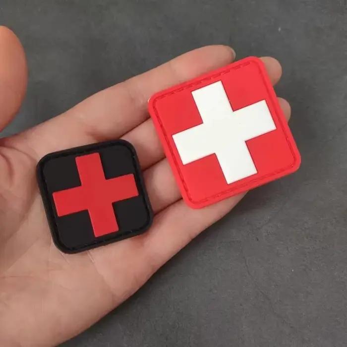 Badge moral de secours de la Croix-Rouge en PVC