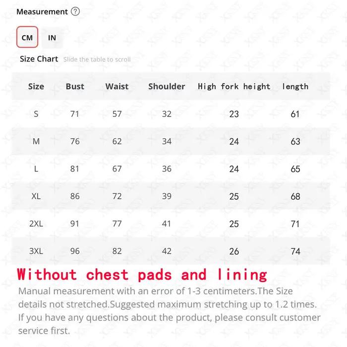Maillot de bain XClocKNYoung en satin brillant, coupe lisse, coupe haute en T, manches courtes, mail