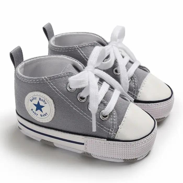 Baskets classiques en toile imprimées étoiles pour bébés