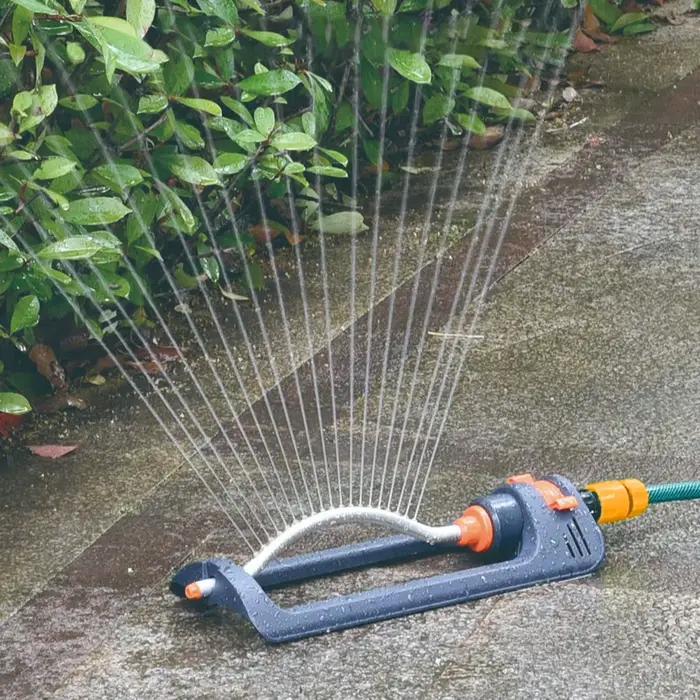 Arroseur oscillant automatique pour jardin réglable avec 4 modes de pulvérisation pour pelouse et parcs de fleurs et plantes