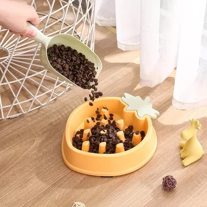 Bol pour chien en plastique en forme de fraise
