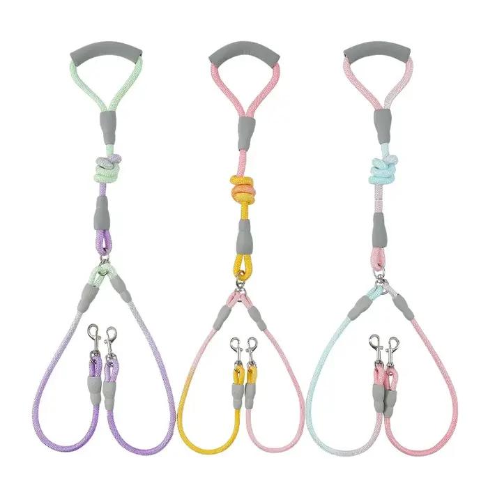 Laisse double pour animaux de compagnie avec dégradé de ton bijou, conception sécurisée pour les propriétaires d'animaux arabes, dégradé double ton durable pour les amateurs d'animaux moyens