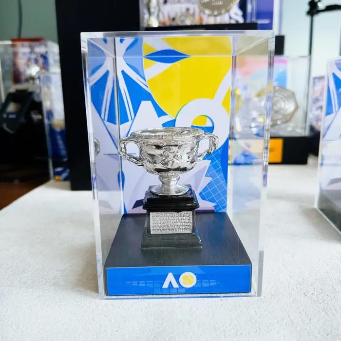 Vitrine de trophée des champions de tennis pour hommes de Wimbledon Angleterre