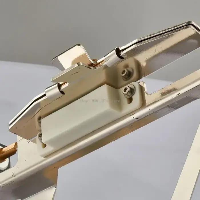 Pince de plumeage robuste réglable pour flèches