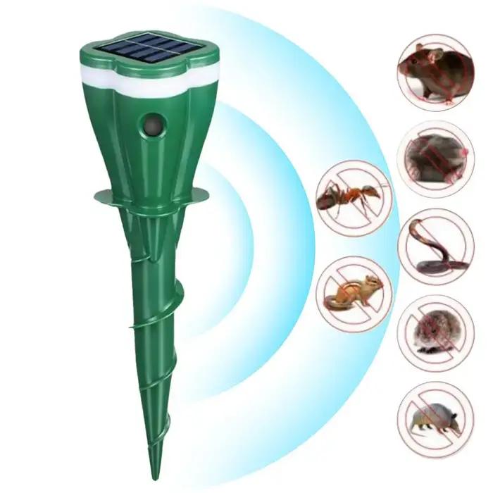 Dispositif de répulsion solaire anti-taupes et serpents ultrasonique et vibratoire pour protection de jardin et espaces extérieurs