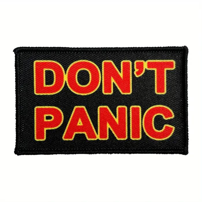 Patch NON'T PANIC en tissu rouge avec support crochet et boucle pour personnalisation vêtements et accessoires occassions spéciales
