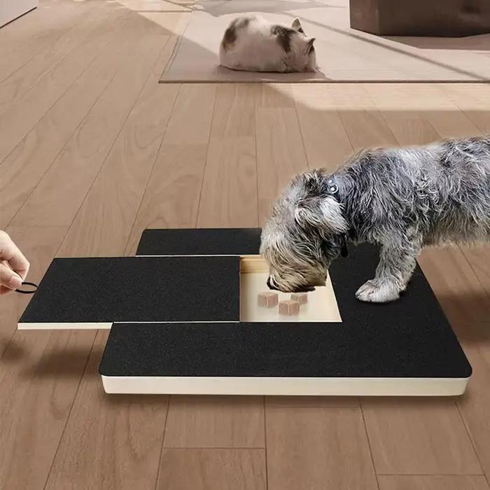 Planche à gratter pour ongles de chien avec boîte à friandises intégrée en bois pour chiens de petite et moyenne taille occasions quotidiennes et cadeaux pour animaux de compagnie