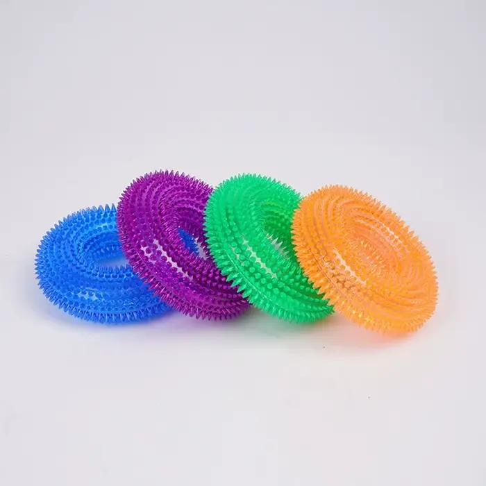 Jouet à mâcher épineux durable pour chien caoutchouc TPR non toxique nettoyage des dents meulage et interaction sonore pour chiots et chiens occasions spéciales