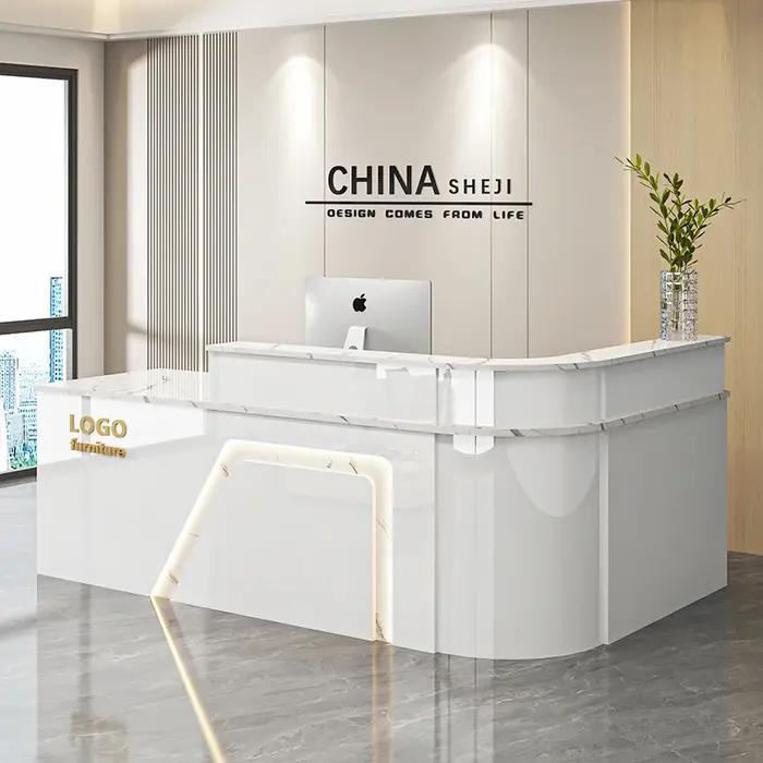 Bureau de réception de beauté personnalisé, bureaux de réception européens simples et modernes de luxe, mobilier de bureau esthétique Premium Schreibtisch