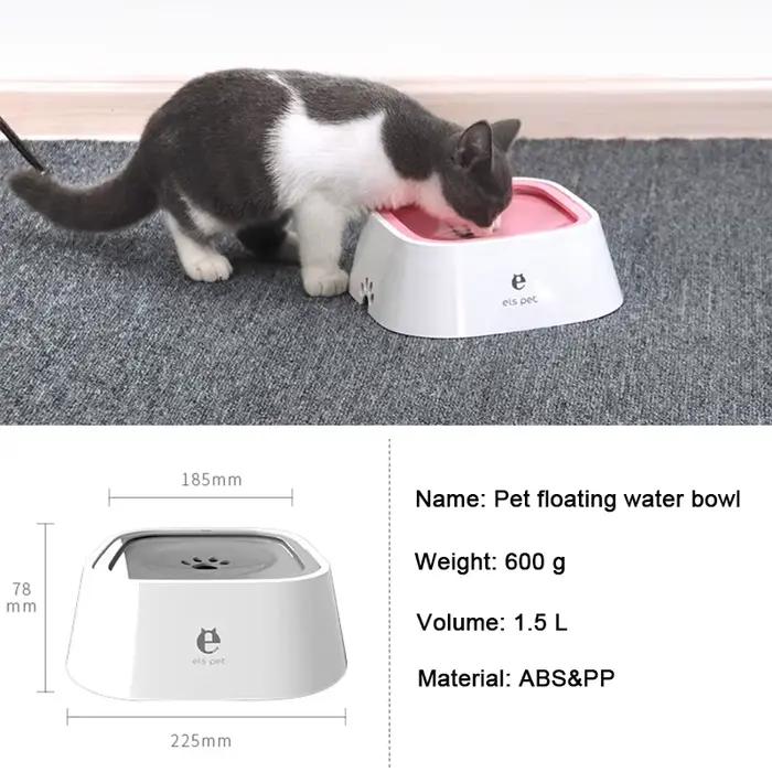 Bol d'eau potable pour chien