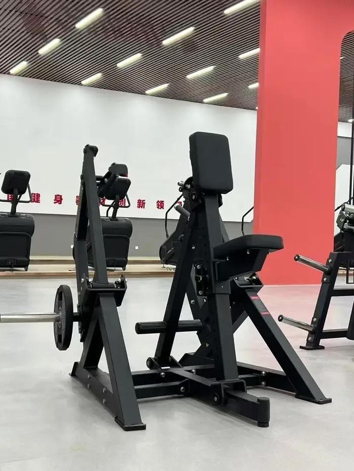 Appareil de fitness d'intérieur à usage intensif pour la musculation et l'entraînement musculaire en salle de sport