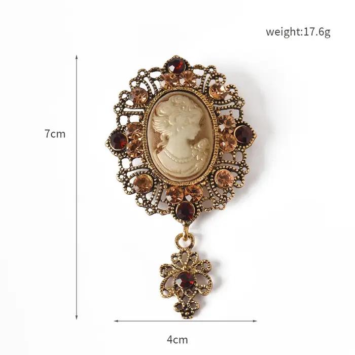 Broche rétro élégante en métal pour femmes et hommes, accessoire de mode vintage avec détails artistiques, or et orange, pour tenues de gala et cosplay