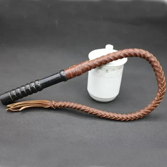 Fouet d'équitation tressé à la main en bois avec manche robuste pour cavaliers et spectacles équestres