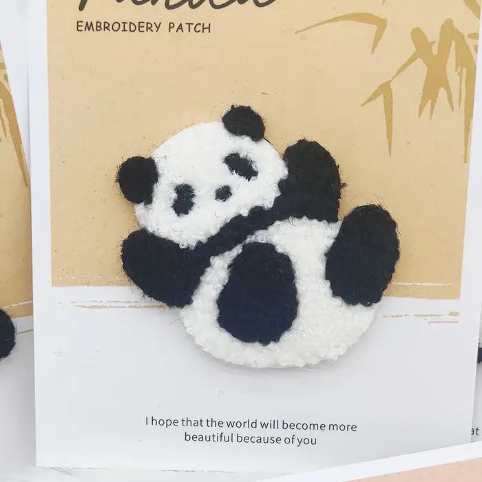Patchs de broderie en peluche panda 3D auto-adhésifs pour enfants et adultes décorer vêtements sacs à dos étuis de téléphone occasions spéciales