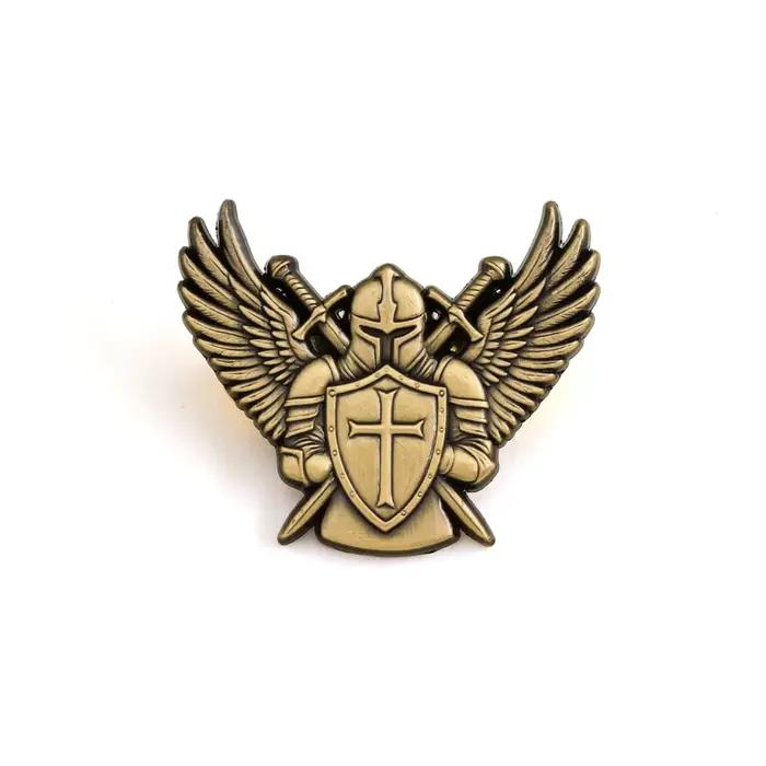 Broche Chevalier Ange Doré