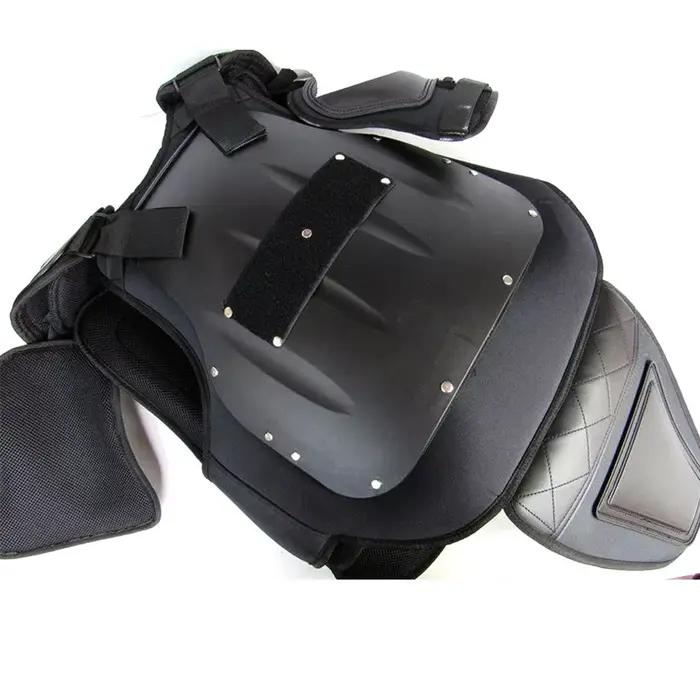 Équipement de protection tactique avec gilet de protection extérieur