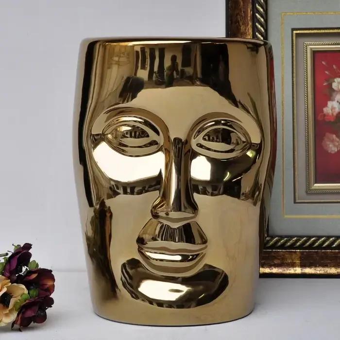 Tabouret créatif en porcelaine avec visage humain