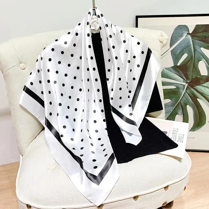 Foulard carré en soie pour femmes