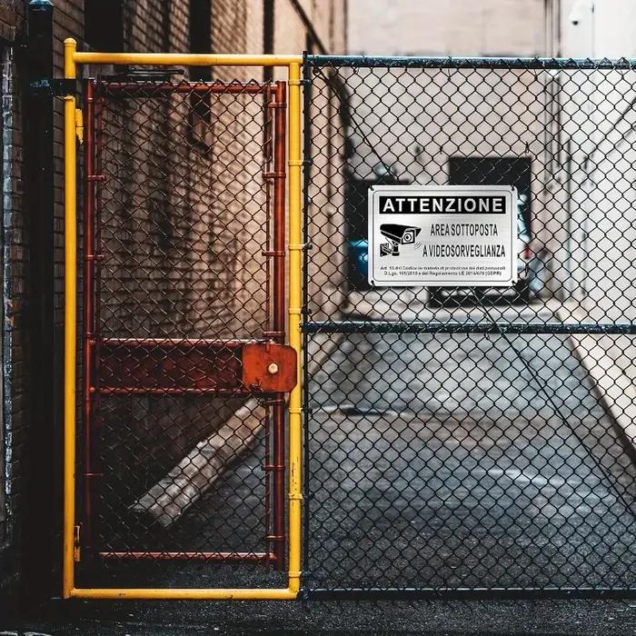 Panneau de signalisation de sécurité italien 20x30cm – Bannière en aluminium pour zone de vidéosurveillance, alerte noir et blanc avec image de caméra de police