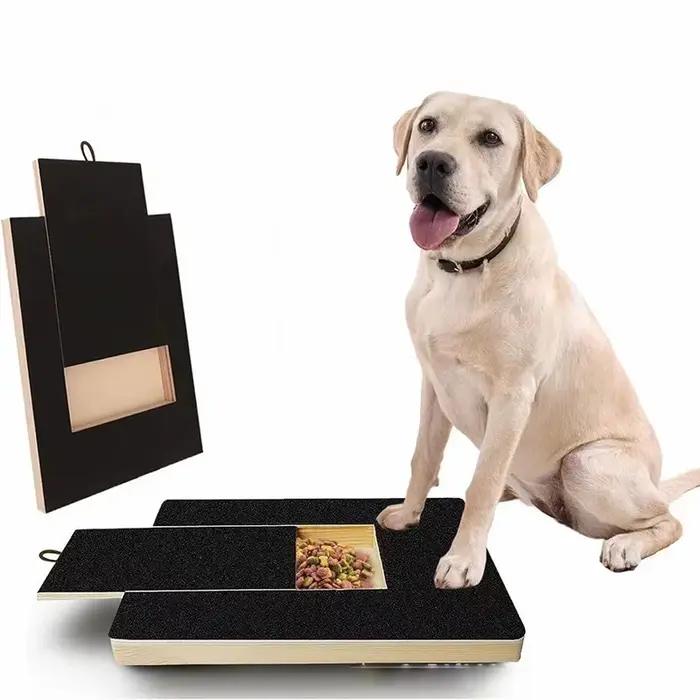 Planche à gratter interactive avec rangement pour friandises design coulissant jouet grattoir pour chiens et chats occasions spéciales entretien des ongles ludique et sécurisé