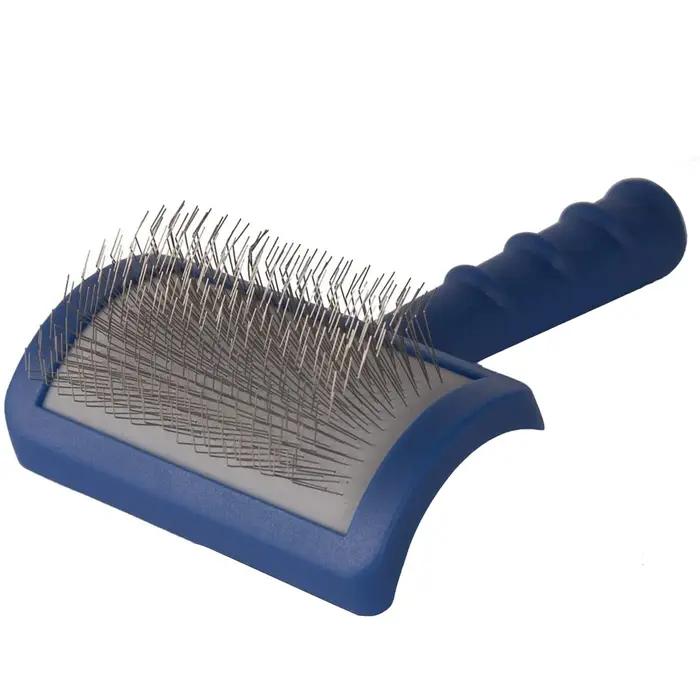 Brosse à gratter pour le toilettage des chiens avec des épingles longues et souples