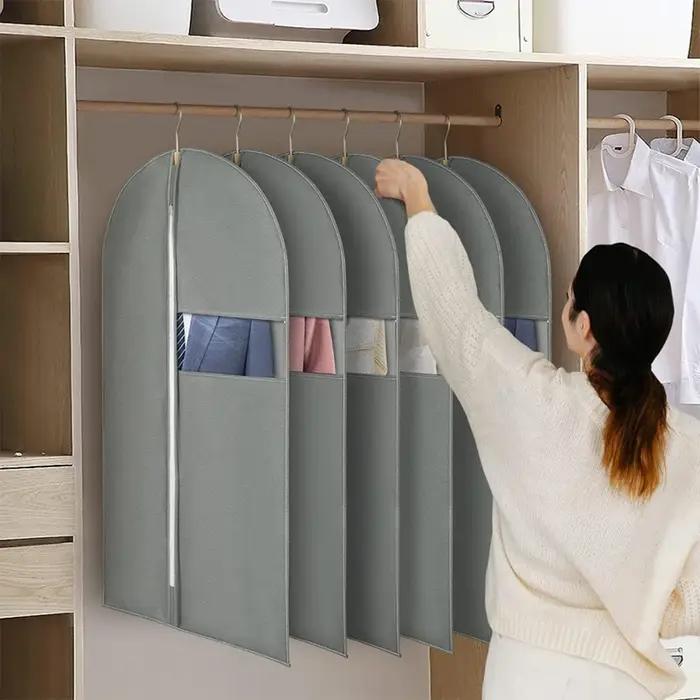 Housses anti-poussière imperméables pour vêtements