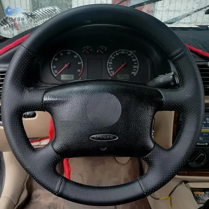 Housse de volant de voiture tressée à la main, en cuir microfibre perforé souple, pour Skoda Octavia