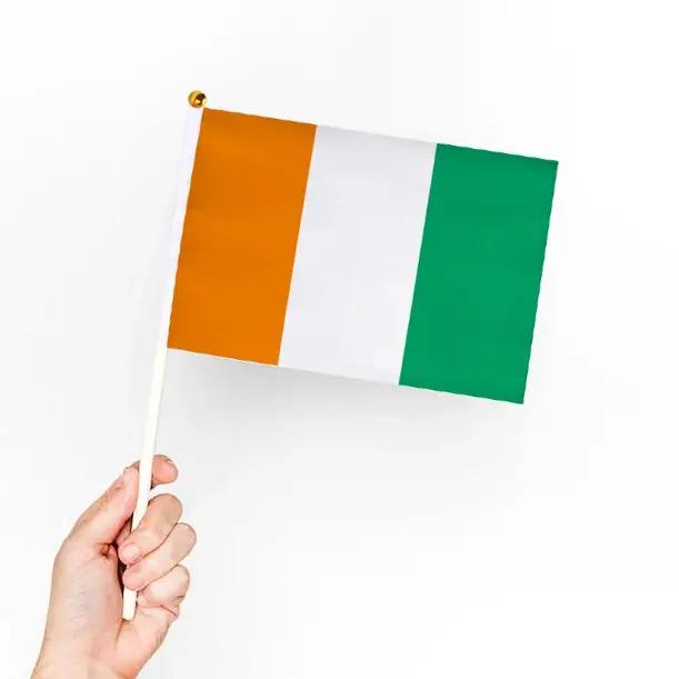 Drapeau à main de côte ivoire 14x21cm