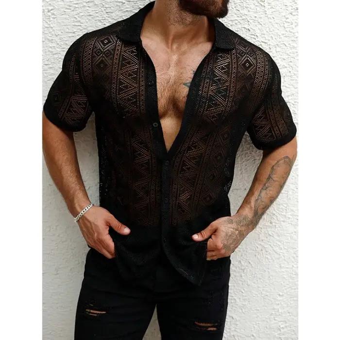 Nouveau Chic hommes Sexy dentelle chemises mode transparent boutonné à manches courtes Cardigan hauts Vintage évider Style vacances Blouse