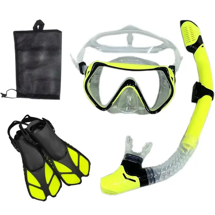 Masque et lunettes de plongée avec tuba