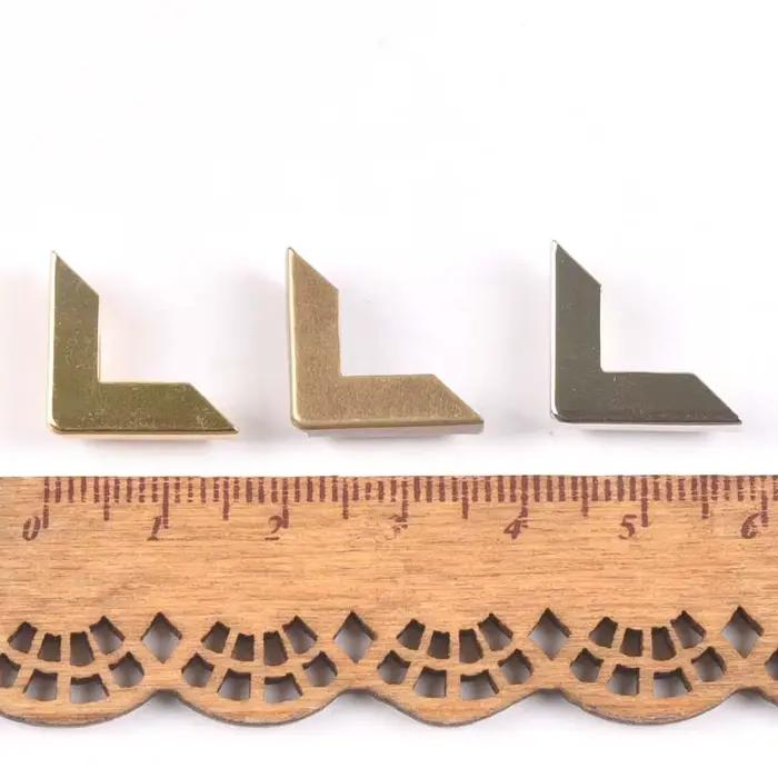 Protecteur d'angle de livre mixte à angle droit, pour dossiers de menus, photo, bricolage, coins en métal, décoration d'albums, artisanat, 50 pièces, 16x16x3mm, c2205