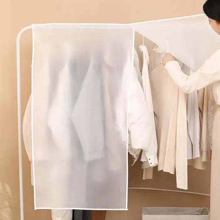 Housse de protection transparente pour vêtements