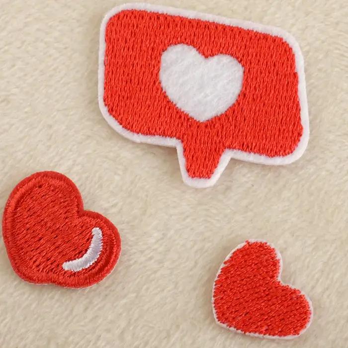 Patchs de broderie de coeur de dessin animé mignon