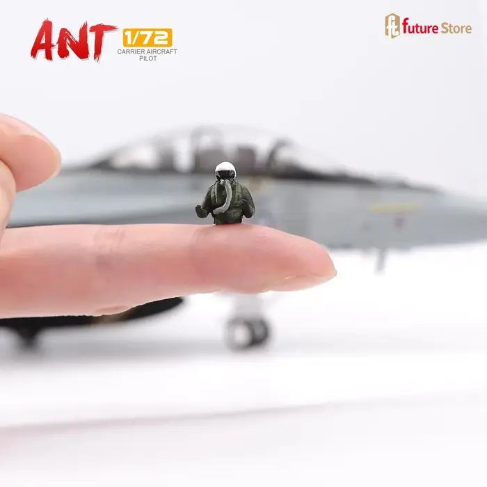 Figurine miniature 1/72 Pilote de chasse en position assise