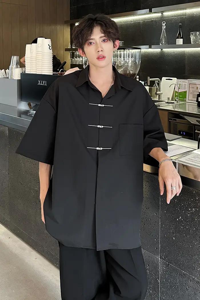 Chemise décontractée à manches courtes pour hommes style coréen solide drap fin polyester pour les occasions estivales et quotidiennes