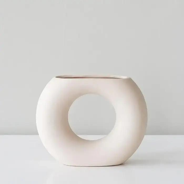 Vase Circulaire Minimaliste en Céramique Fait à la Main, Parfait pour votre Anniversaire, Jour de Fa