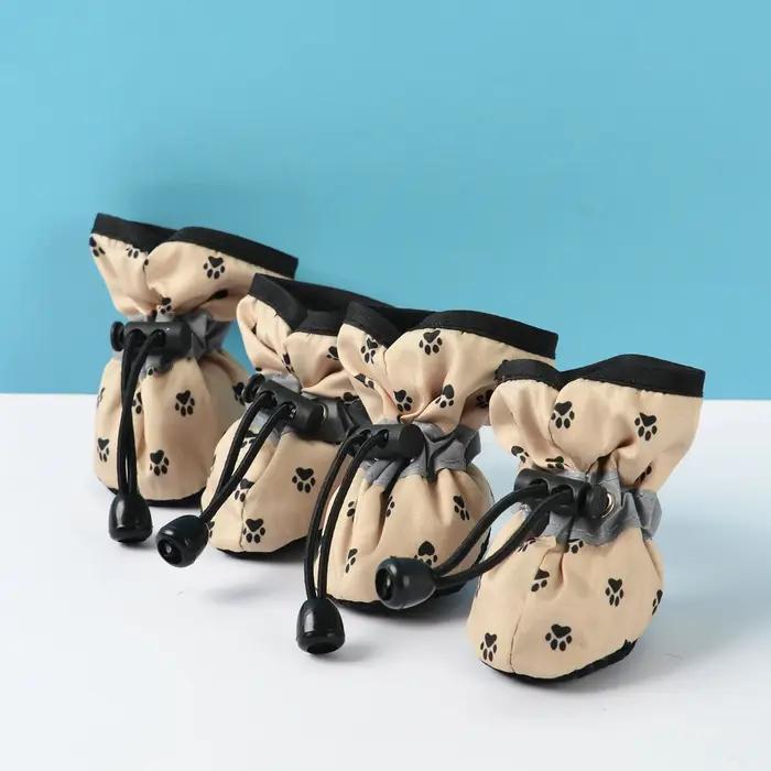 Chaussures pour chiens camouflées antidérapantes réfléchissantes pour petits et grands chiens bottes de sécurité pour déplacements extérieurs