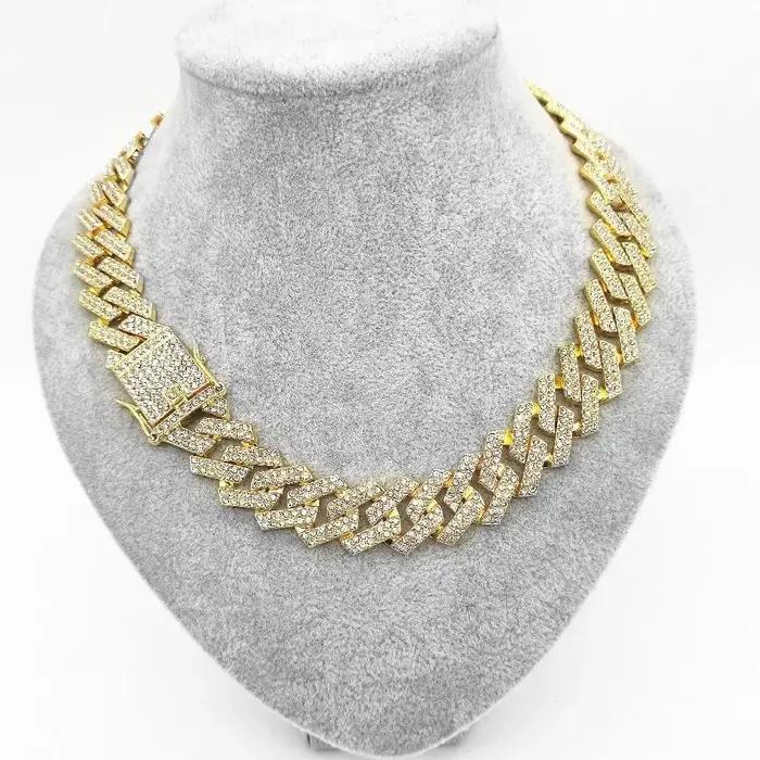 Harnais de chaîne de collier de chien en métal de luxe avec diamant