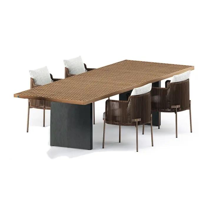 Table en bois italienne d'extérieur