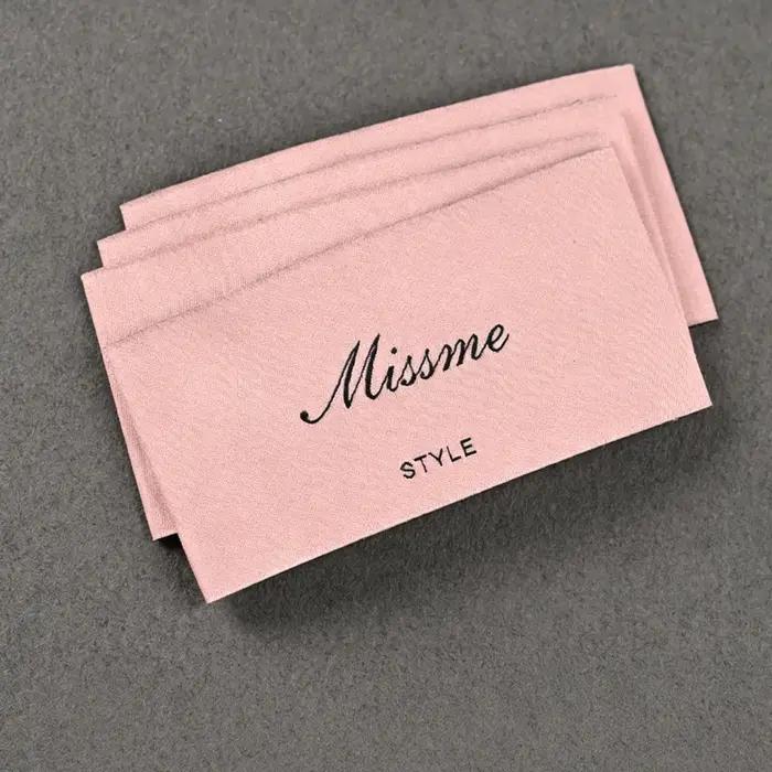 Étiquettes tissées personnalisées de haute qualité pour vêtements