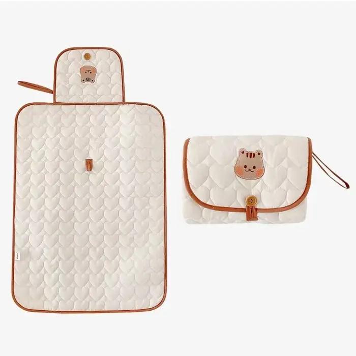 Tapis à langer pliable et portable pour bébé matelas absorbant nouveau-né couverture de lit simple change usage quotidien et déplacements occasions spéciales