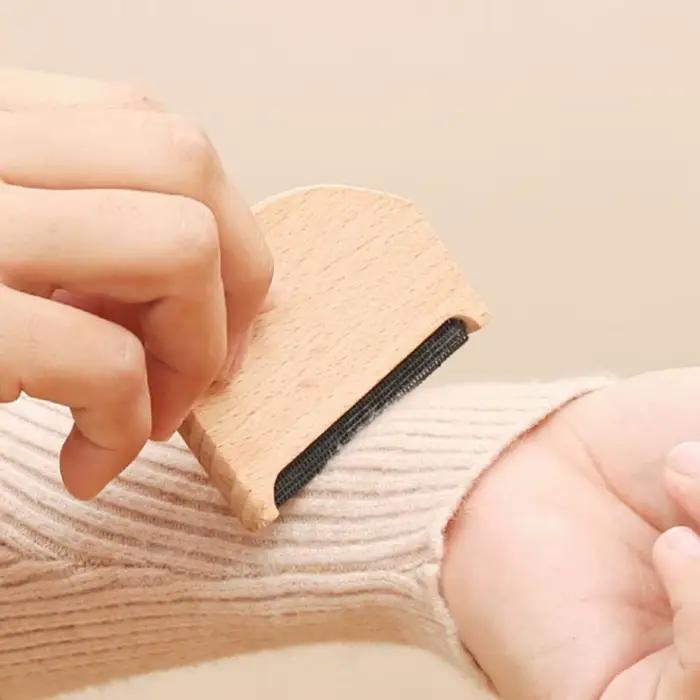 Épilateur en bois pour enlever les peluches