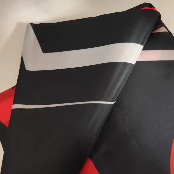 Drapeau Croix Noire et Rouge pour Décoration, 90x150cm