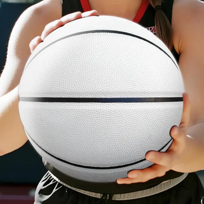 Ballon de basketball personnalisé sans logo résistant à l'usure pour adultes et enfants occasions spéciales et entraînement intérieur et extérieur