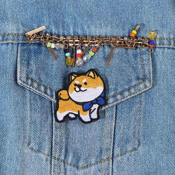 Écussons à coudre et thermocollants Corgi et Teckel motifs de chiens pour la décoration de vêtements et accessoires textiles occassions spéciales et quotidiennes