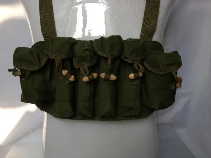 Surplus militaire chinois Type 79 Pouch Ammo Rig Chest souvenir artisanal historique pour collection militaire occasion spéciale