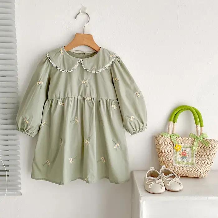 Robe d'automne en coton brodée à fleurs pour filles, silhouette simple, collier Peter Pan, dentelle et motifs floraux, pour les petites princesses et les occasions spéciales