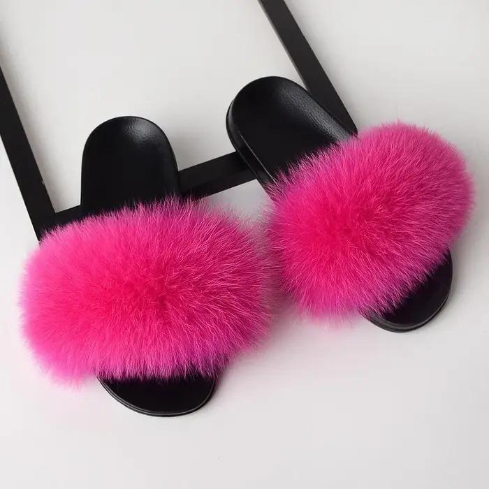 Pantoufles coulissantes chics en fourrure de renard | Design rose et noir, parfait pour les saisons intérieures et extérieures
